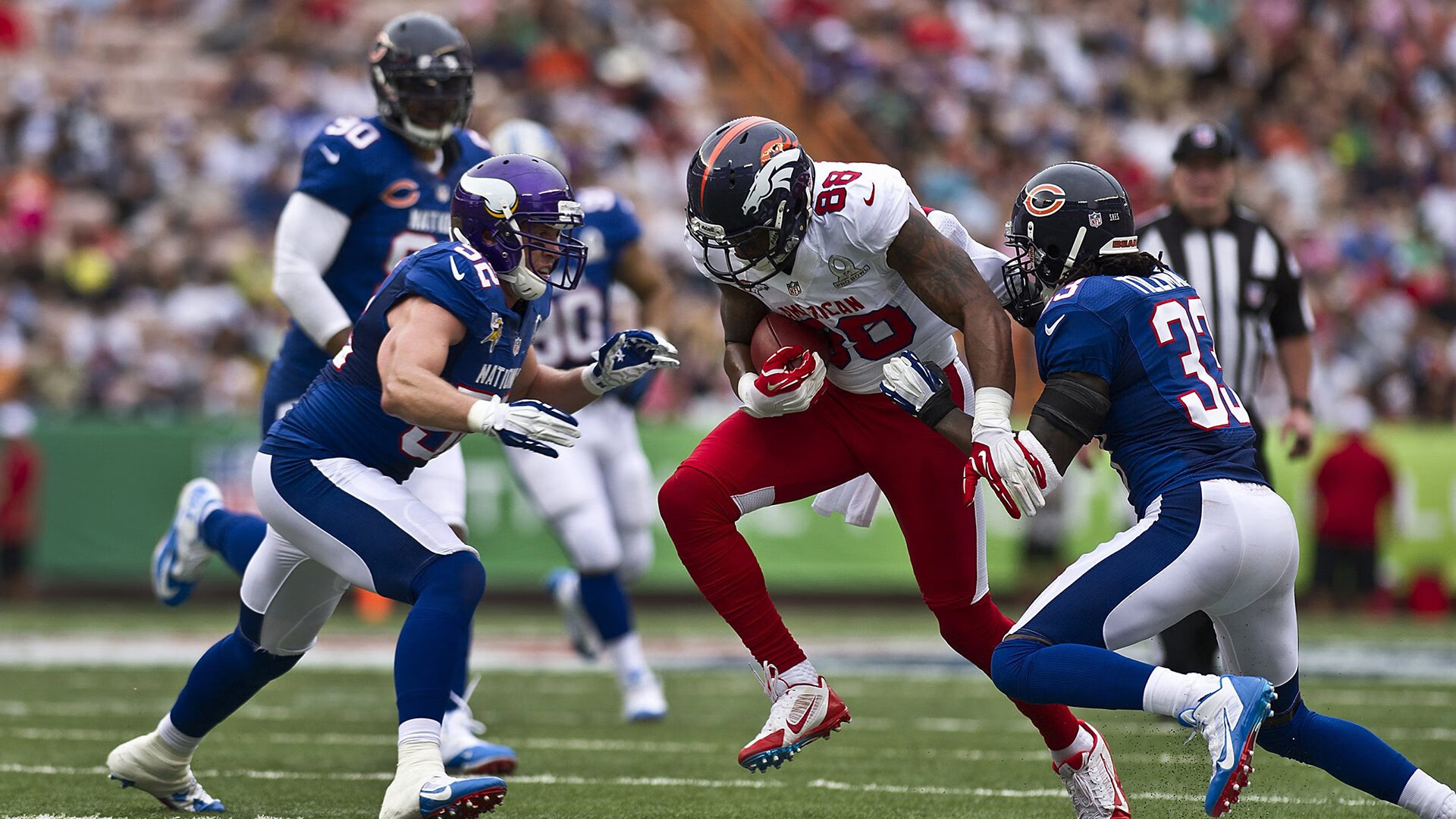 “沙滩手球精彩纷呈,运动员挑战速度与技巧”