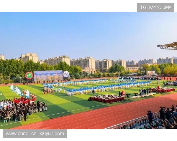 足球运动在高校普及，体育特色专业逐步建立，高校足球发展现状及对策研究